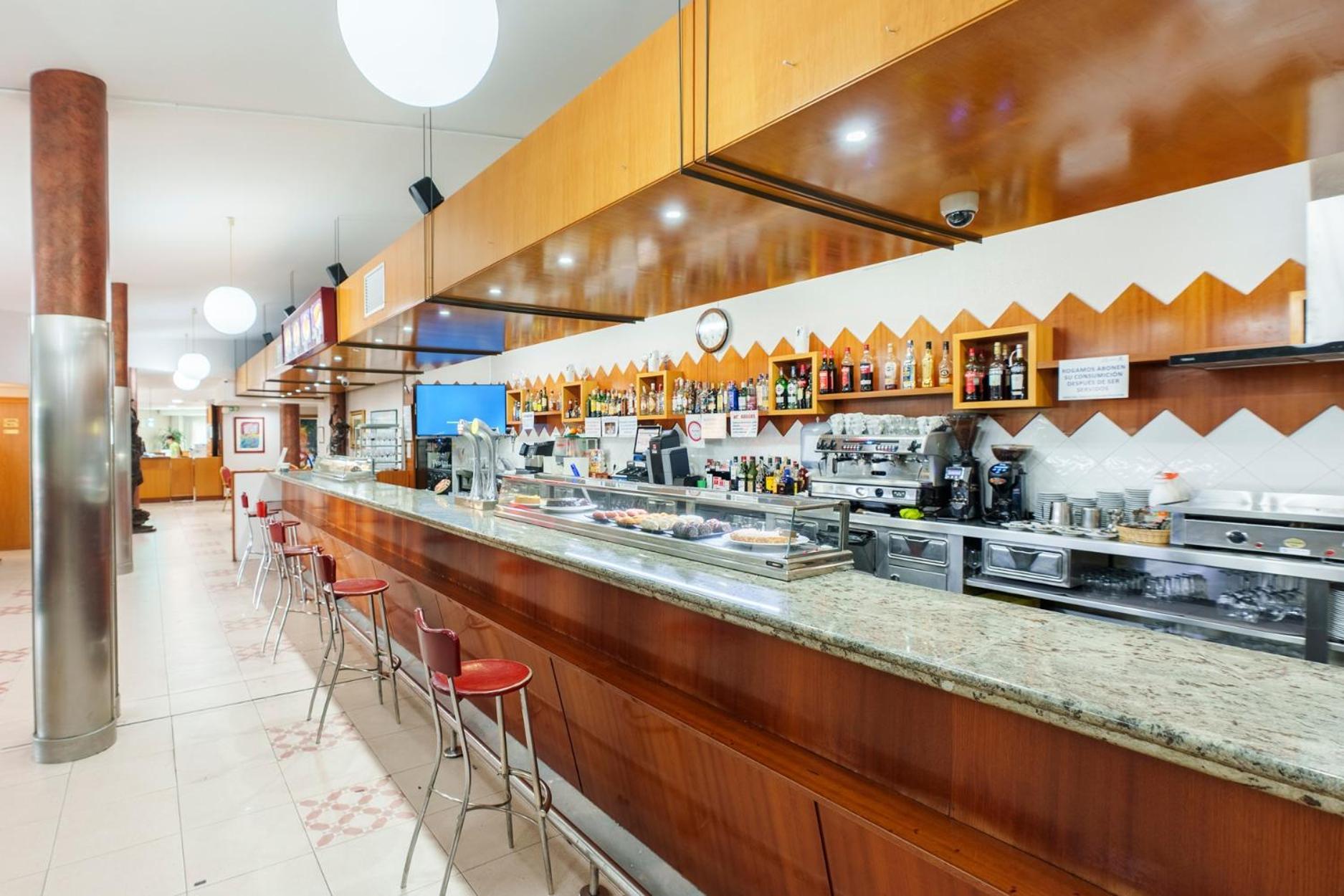Hotel Rey Arturo Burgos Villagonzalo Pedernales